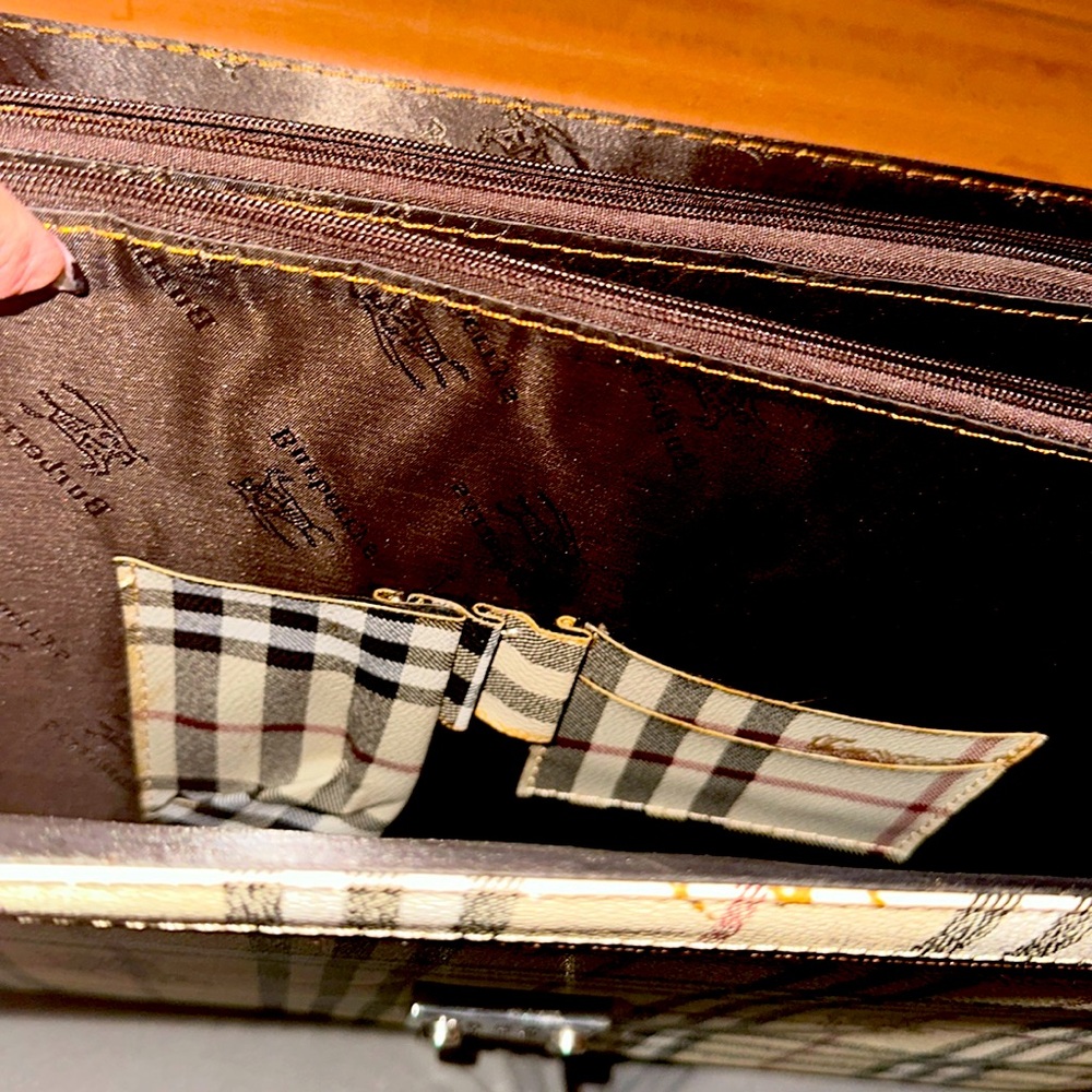Burberry Novacheck Briefcase! Never used ! In perfect condition!